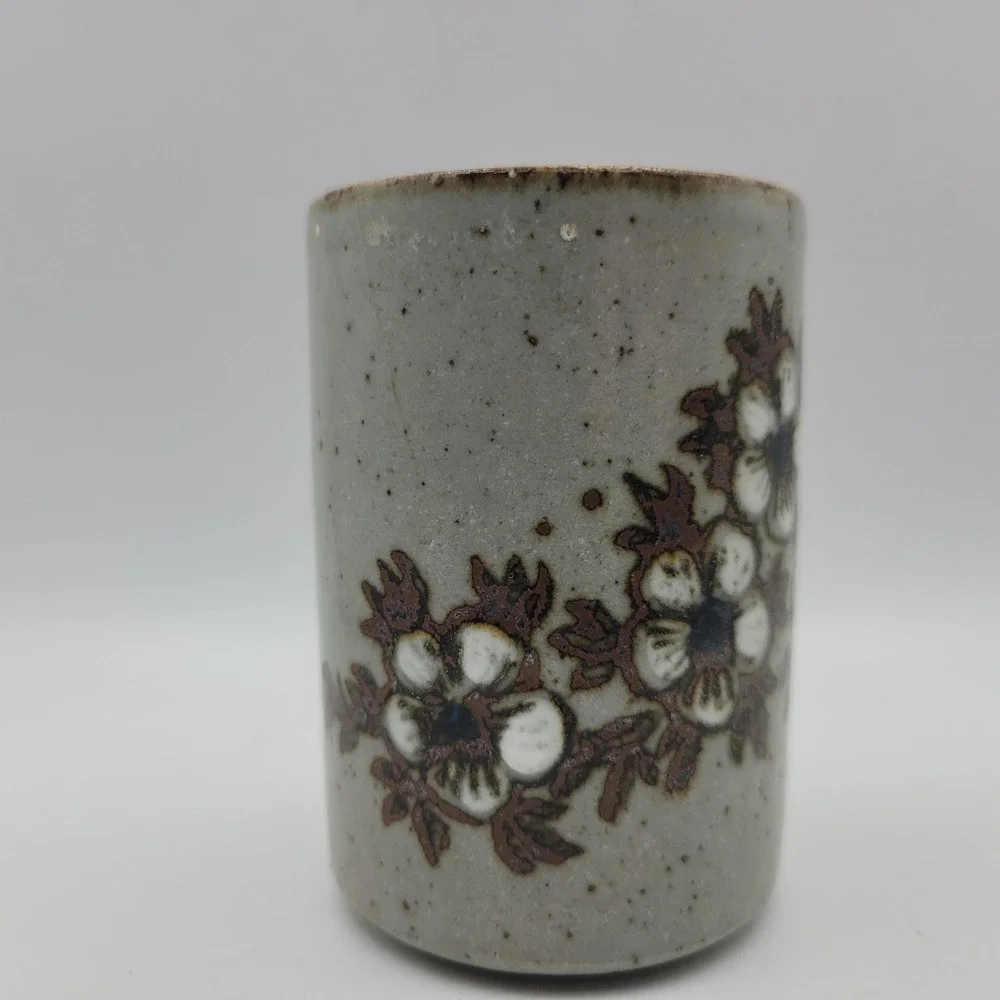 Vintage‎ Studio Pottery Floral Stoneware Cup Grey Brown Speckled 3.5 inches